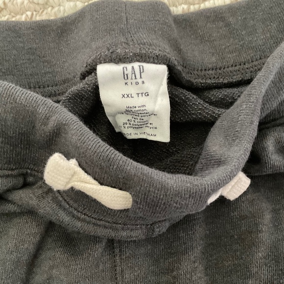 GAP KIDS shorts and Batman tshirt XXL - Picture 3 of 4